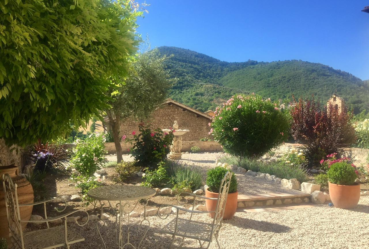 Palazzo Sant'Angelo Bed & Breakfast Spoleto Bagian luar foto