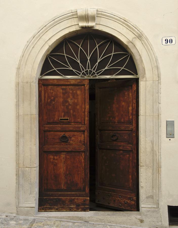 Palazzo Sant'Angelo Bed & Breakfast Spoleto Bagian luar foto