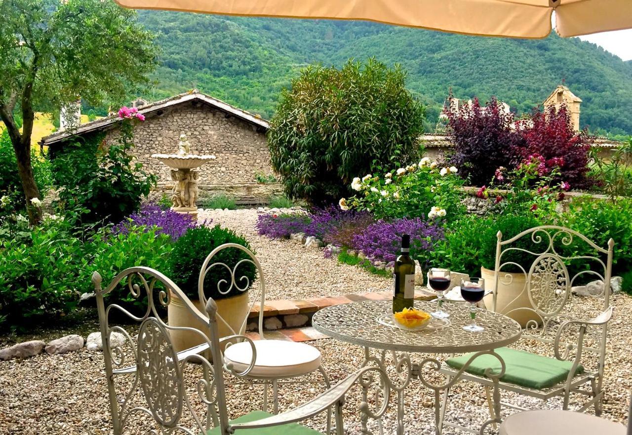 Palazzo Sant'Angelo Bed & Breakfast Spoleto Bagian luar foto