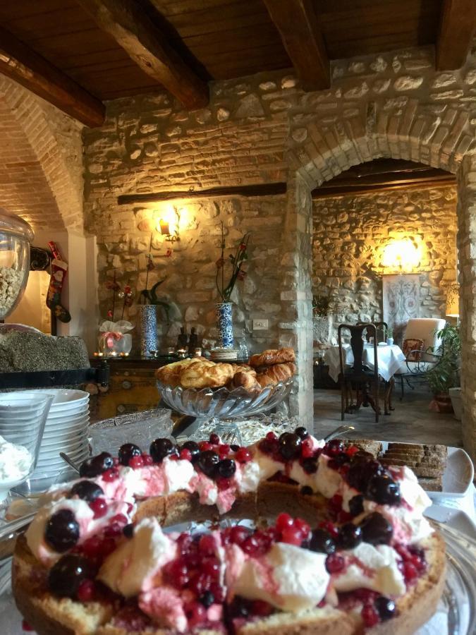 Palazzo Sant'Angelo Bed & Breakfast Spoleto Bagian luar foto